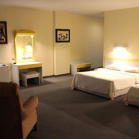Merlin Beach Park Hotel Tosmur Bagian luar foto
