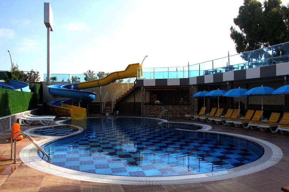 Merlin Beach Park Hotel Tosmur Bagian luar foto