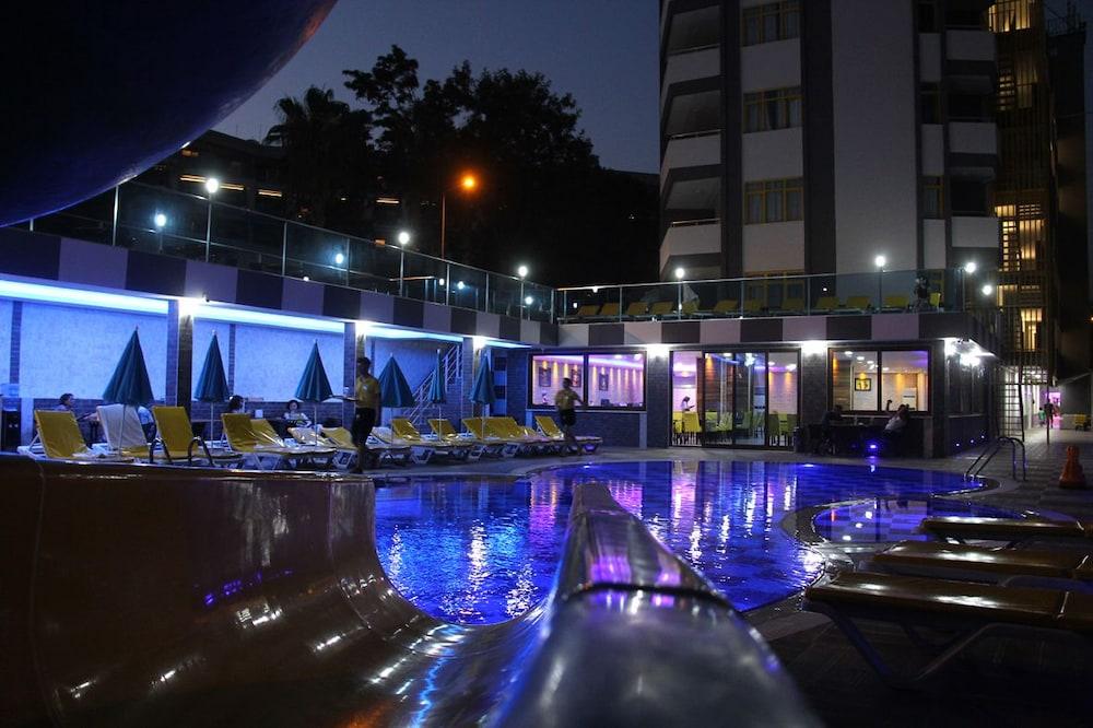 Merlin Beach Park Hotel Tosmur Bagian luar foto