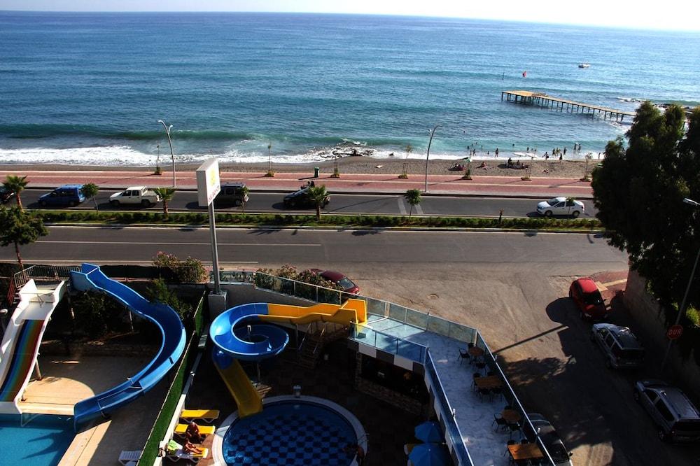 Merlin Beach Park Hotel Tosmur Bagian luar foto