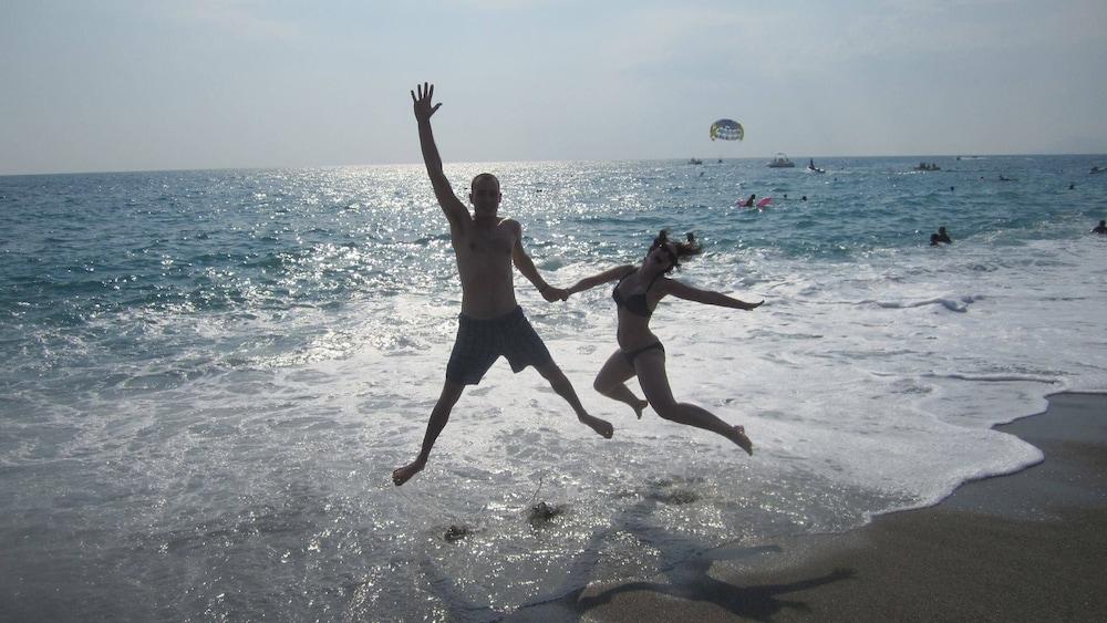 Merlin Beach Park Hotel Tosmur Bagian luar foto